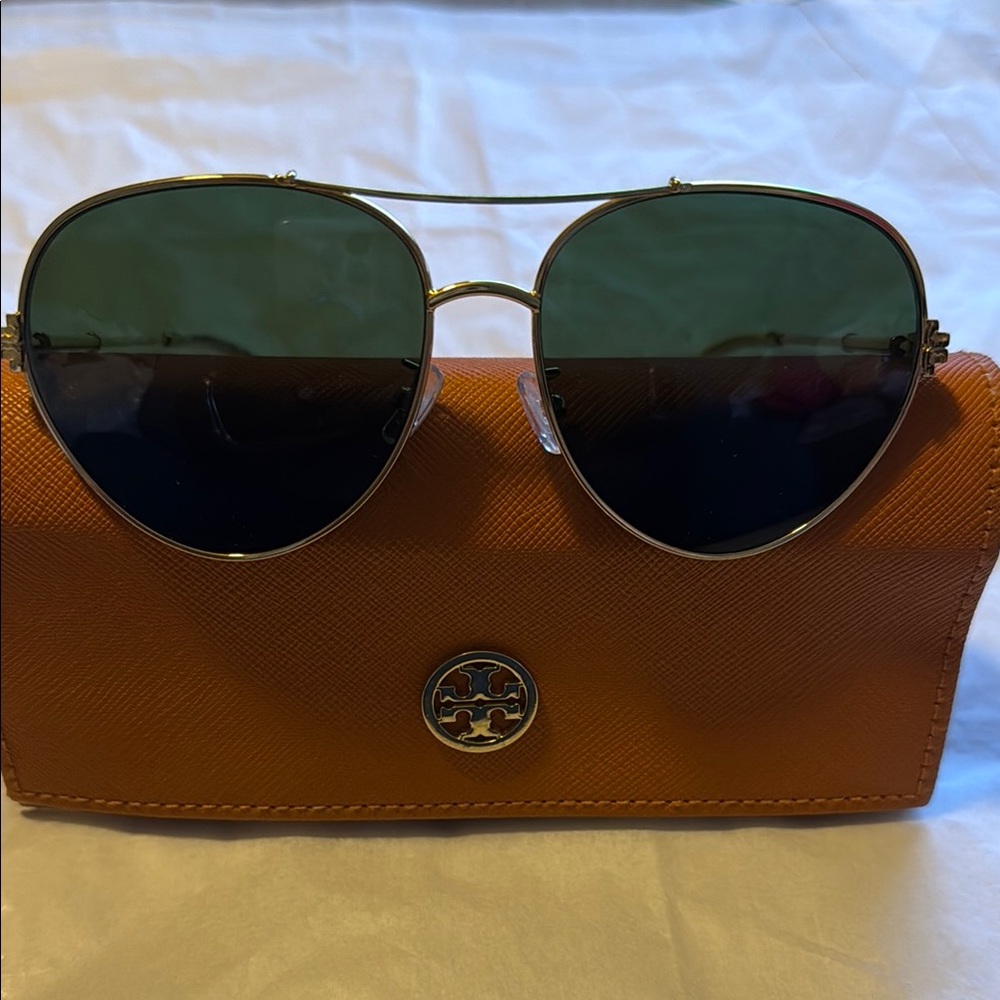 Tory Burch Orange Sunglasses Case with Silver Aviator Sunglasses